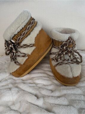Moon Boot Tan and Cream Faux-Shearling Bootie Slippers with Patterned Laces